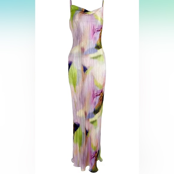 Colorful, flattering maxi - Picture 1 of 3